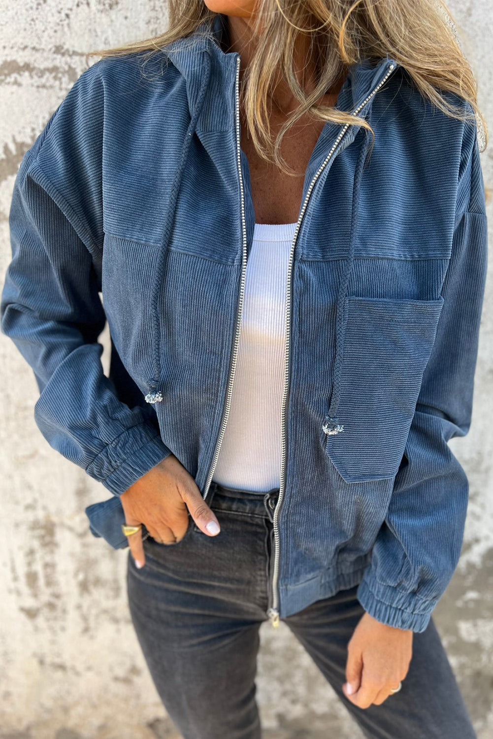 Veste à Capuche Teal avec Fermeture Éclair et Cordon de Serrage