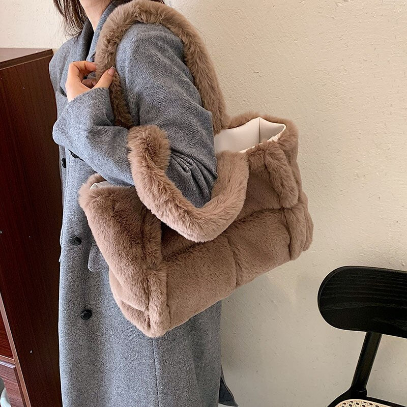 Dante Sac à Main en Peluche | Accessoire d'Hiver Élégant pour Femmes